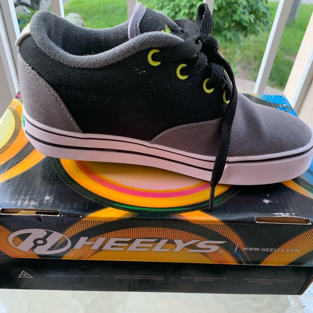 heelys